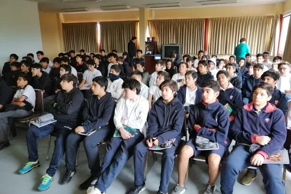 Taller de Prevención de Drogas en 8vos básicos.