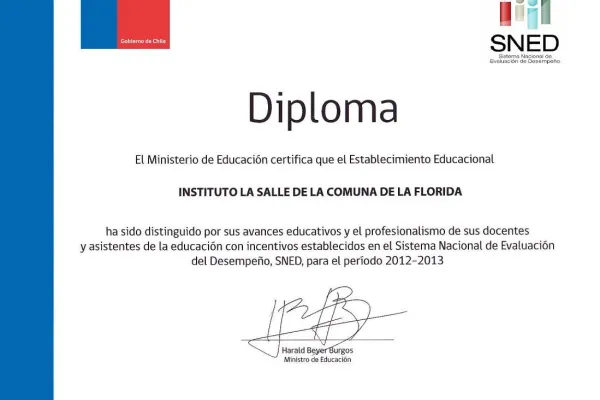 Premio a la Excelencia Académica - Período 2012 - 2013
