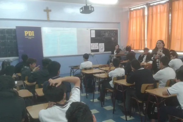 Charla sobre responsabilidad penal adolescente