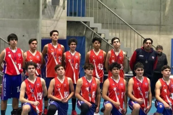 Seleccionado de Básquetbol Eduardo Flores del Cuarto Año Medio A