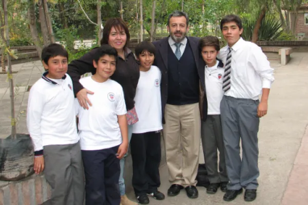 Donación de árboles para el patio norte del colegio